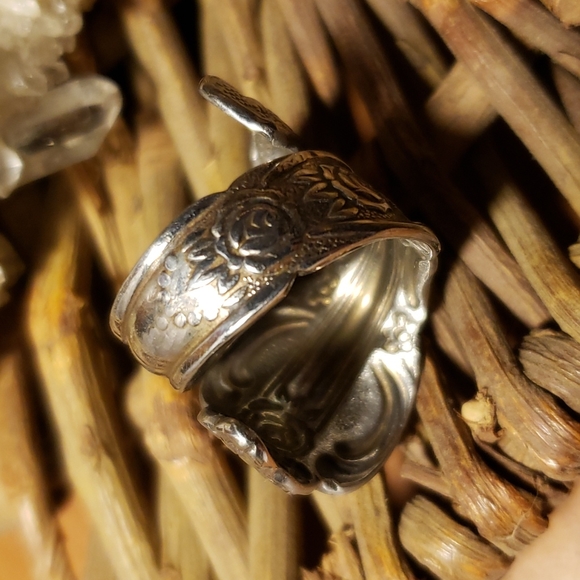 Handcrafted Gothic Spiral Vintage Spoon Ring sz 8 - Picture 5 of 6